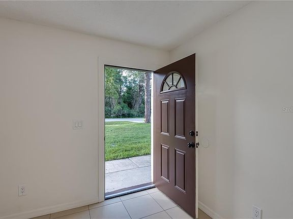 5th image of 2093 & 2095 Bonneville Dr