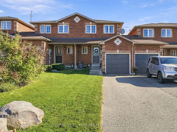 3rd image of 75 Courtney Cres
