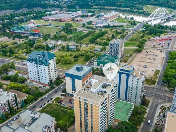 9725 106th St NW #4, Edmonton, AB T5K 1B5