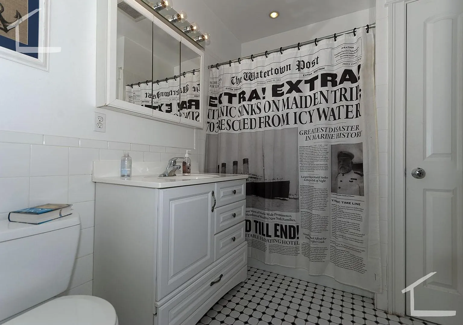 Renovated: Now with higher cei..... — Photo 3