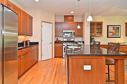 3rd image of 839 Deer Park