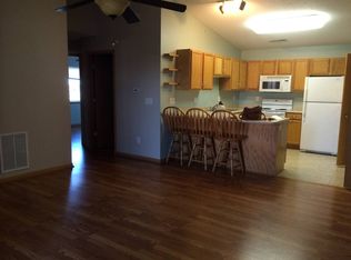560 Kansas Ave UNIT 11, North Liberty, IA 52317
