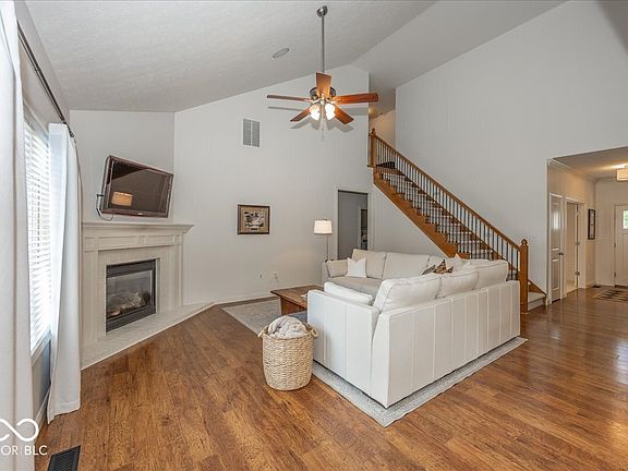 5th image of 7082 Bitternut Ln