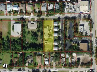 2760 Lakeview Dr, Naples, FL 34112