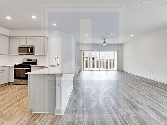 3rd image of 18001 Umberto Dr