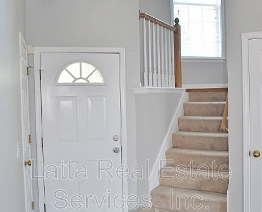 4th image of 605 SE Shiloh Dr