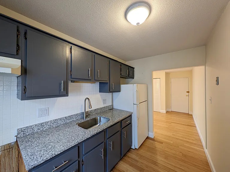 12 Cameron Ave #10 — Photo 7