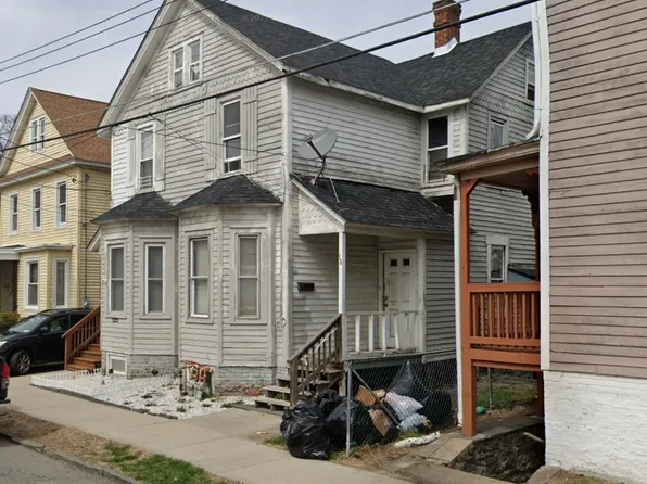 18 Barcelow St, Pt Jervis, NY