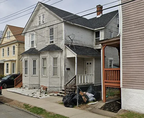 18 Barcelow St Photo 1