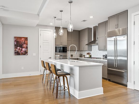 3rd image of 20 Rutledge St APT 504