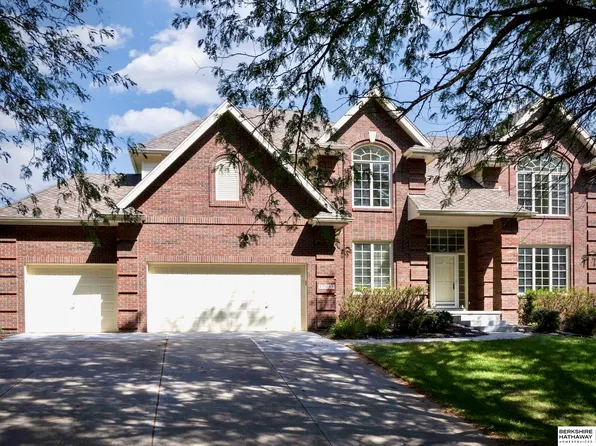 17068 Harney St, Omaha, NE 68118