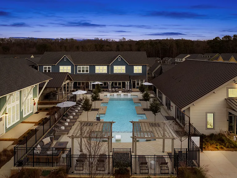 Luxury Pool