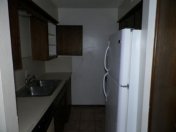5th image of 1109 NW Lincoln Ave APT 4