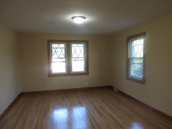 4th image of 368 Catalpa Ave