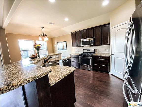 5th image of 413 Tuscany Dr