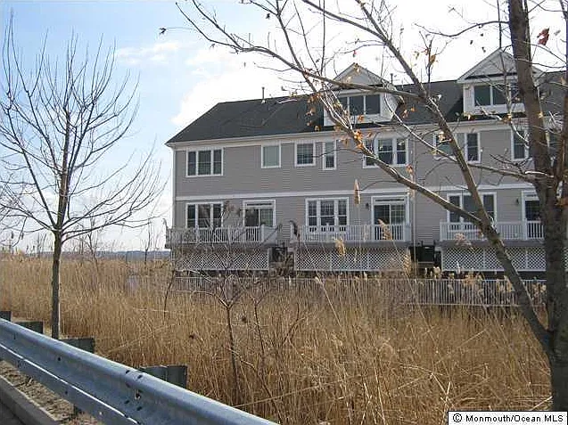 606 Park Ave — Photo 29