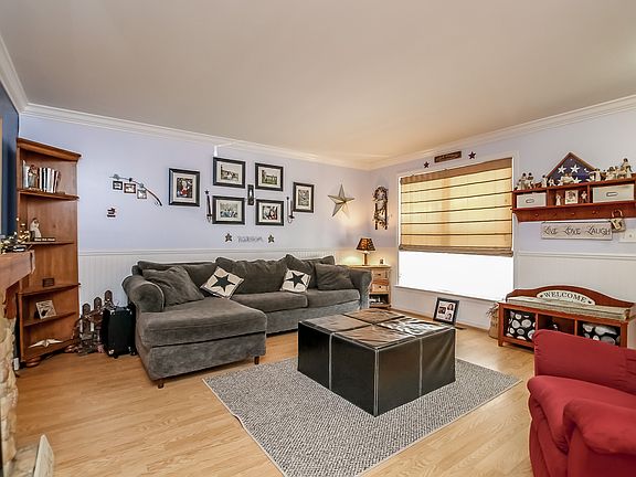 5th image of 308 Pershing Ave