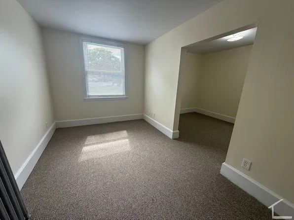 34 Crescent St, Waltham, MA