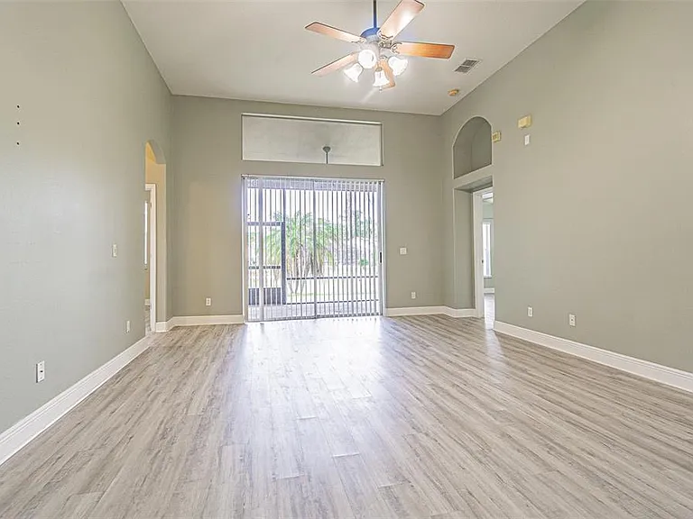 1550 Maximilian Dr — Photo 8