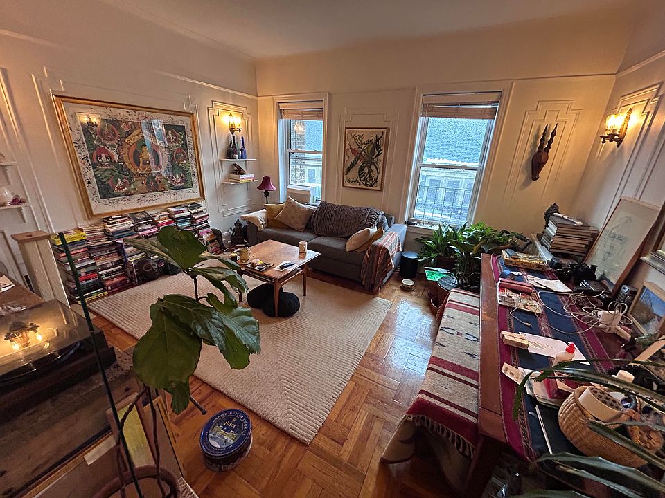 1st image of 931 Manhattan Ave #4R