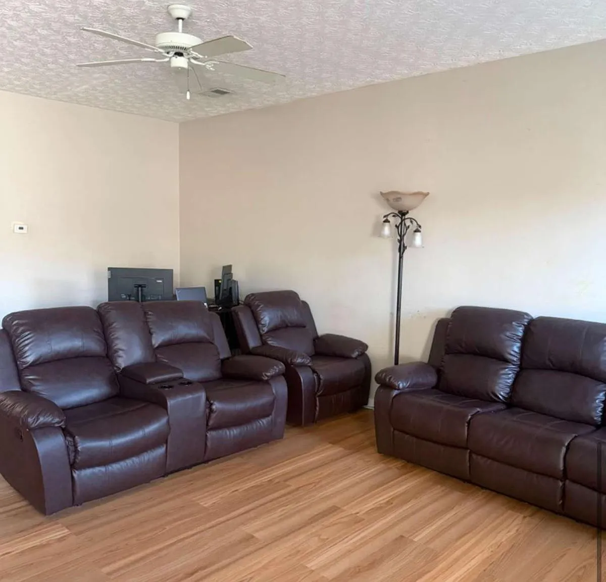 3 bed, 2.5 bath, 1548 sqft, $2,400 — Photo 3