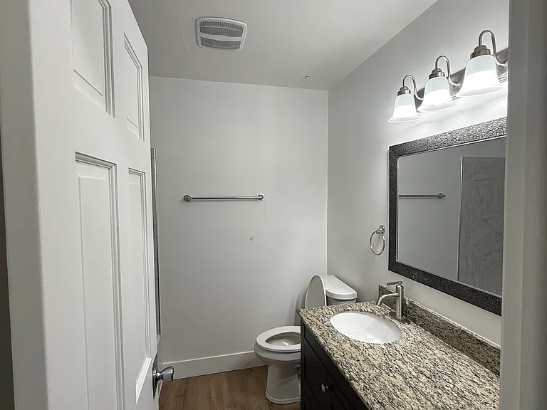 1319 Circle Terrace Blvd NE #1 — Photo 8