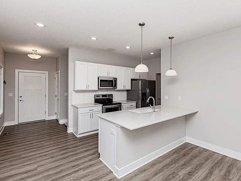 5638 Fernwood Dr — Photo 6
