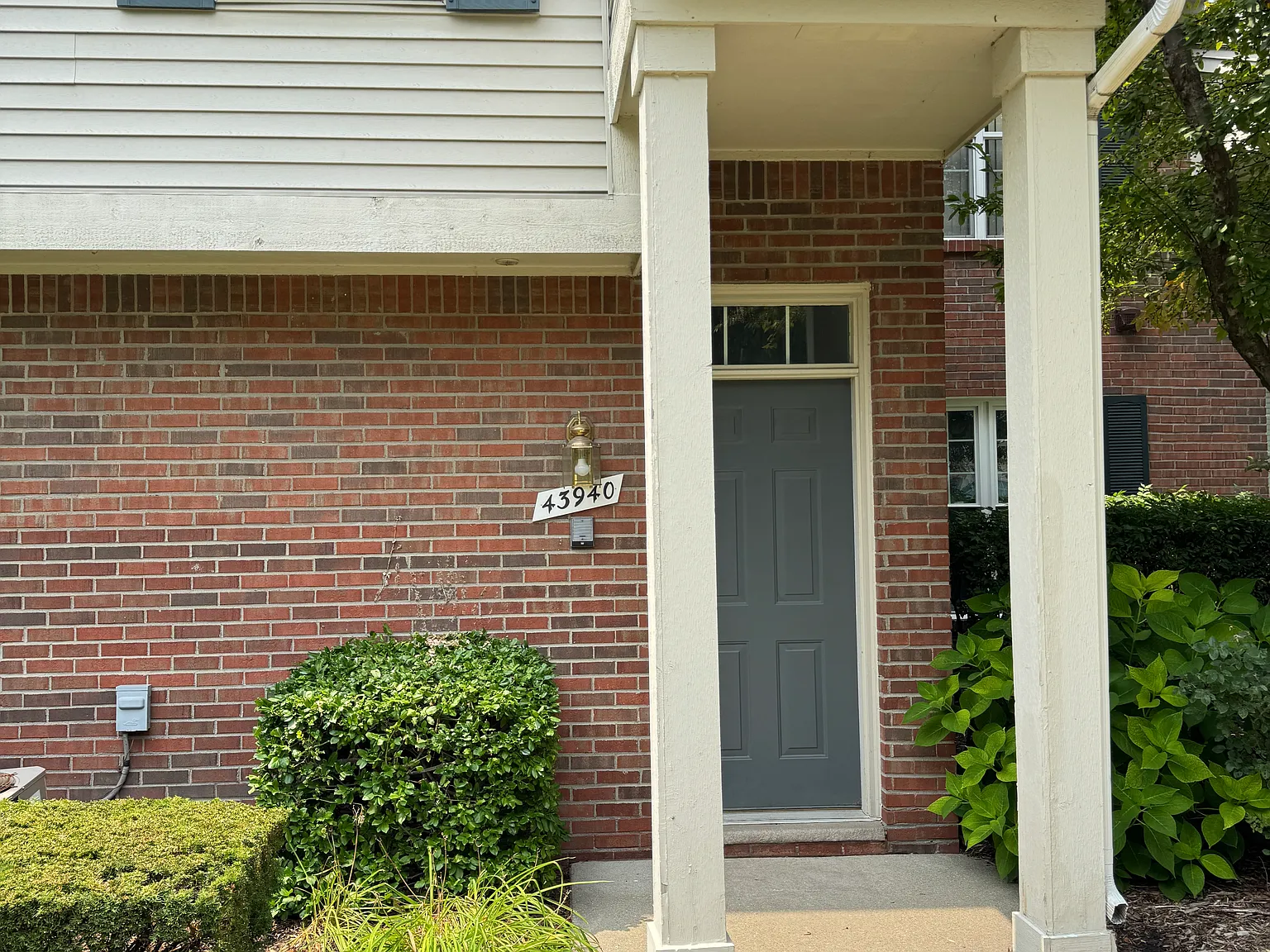 2 bed, 1171 sqft, $1,800 — Photo 2