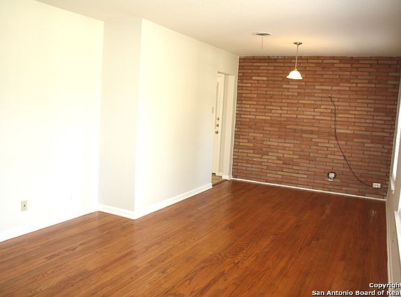 3rd image of 4614 Allegheny Dr