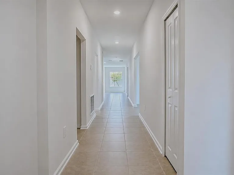 371 Artemis St — Photo 6