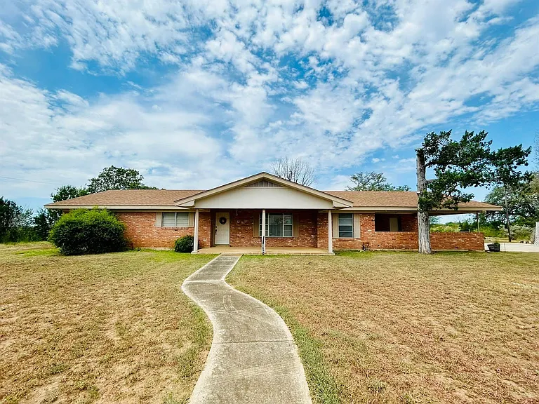 1040 N Highway 80 — Photo 1