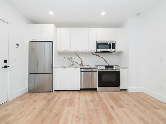 1 BD model A kitchen