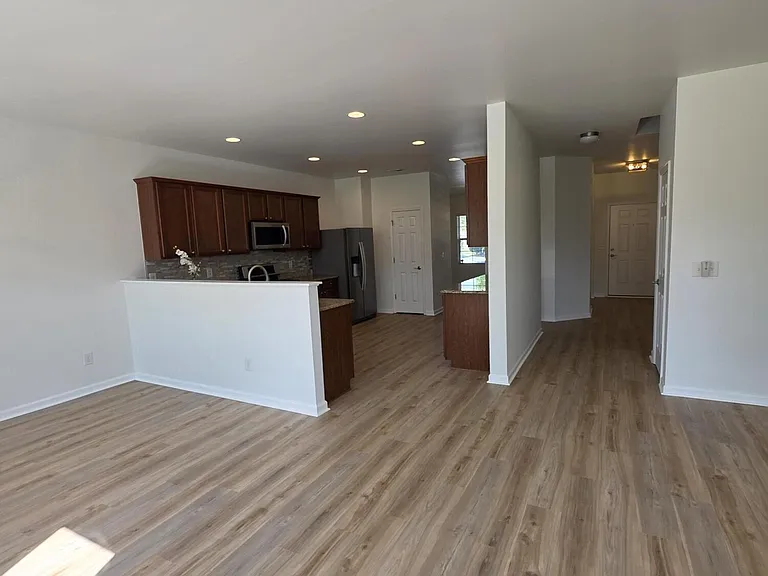 4209 Auburn Hills Dr — Photo 11
