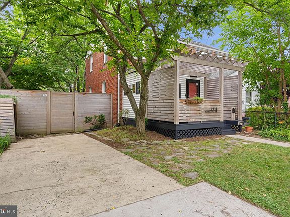 5th image of 2713 Albemarle Dr
