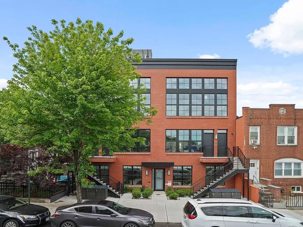 194 30th St #1C, Brooklyn, NY 11232