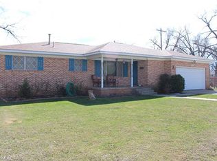 402 E Jefferson St, Mangum, OK 73554