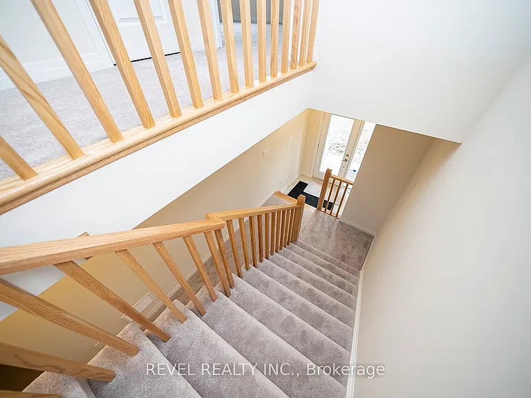 31 Wakeling Dr — Photo 13