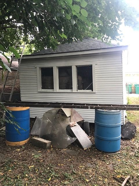 2nd image of 1530 Clinton Ave