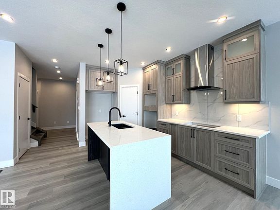 3rd image of 57 Wynn Rd