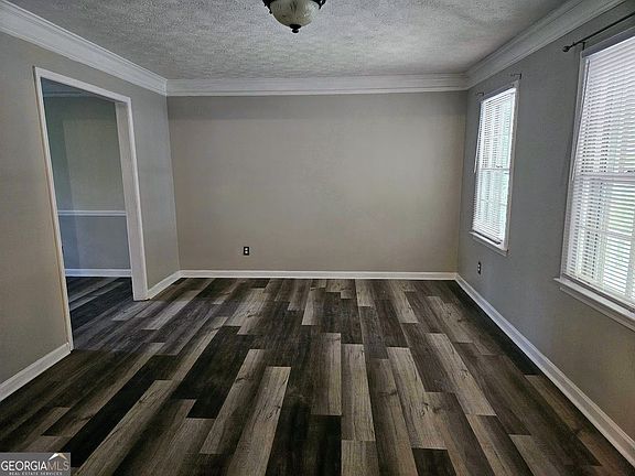 2nd image of 745 Queen Ann Ct