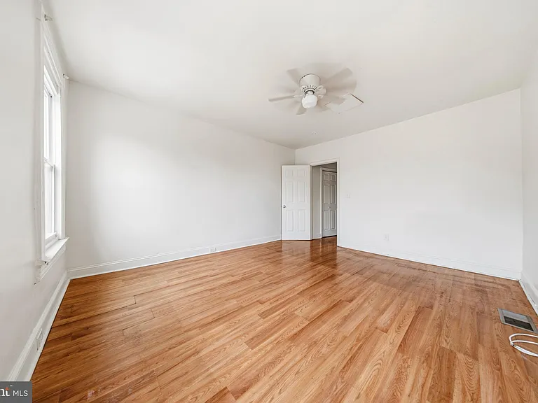 2516 W Pratt St — Photo 20