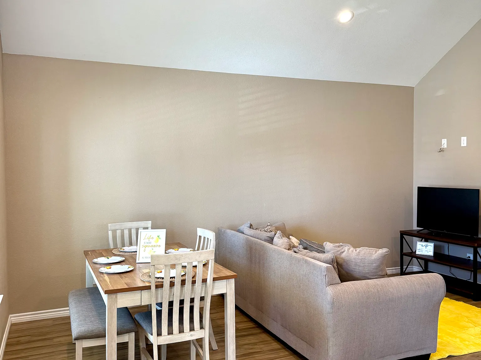 3 bed, 1000 sqft, $1,495 — Photo 3
