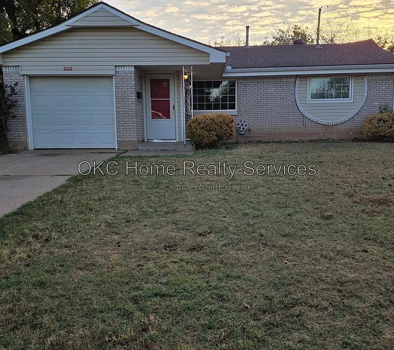 100 S Dallas Ave