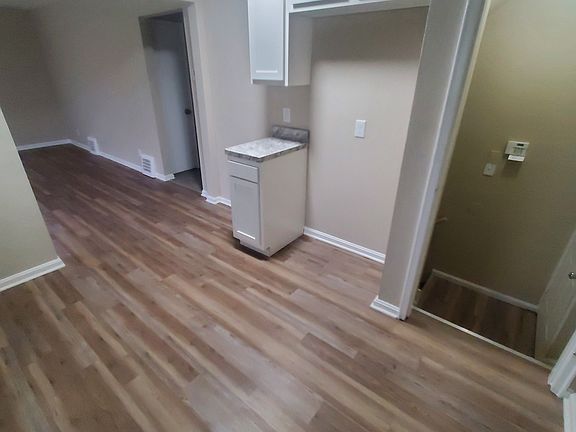 4th image of 2194 W 104th St