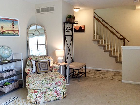 Newly tiled Entryway.