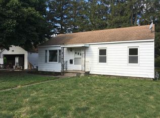 506 S Maple St, Farmer City, IL 61842