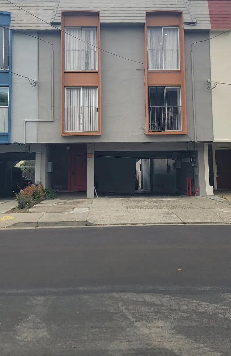Studio, 300 sqft, $1,600 — Photo 1
