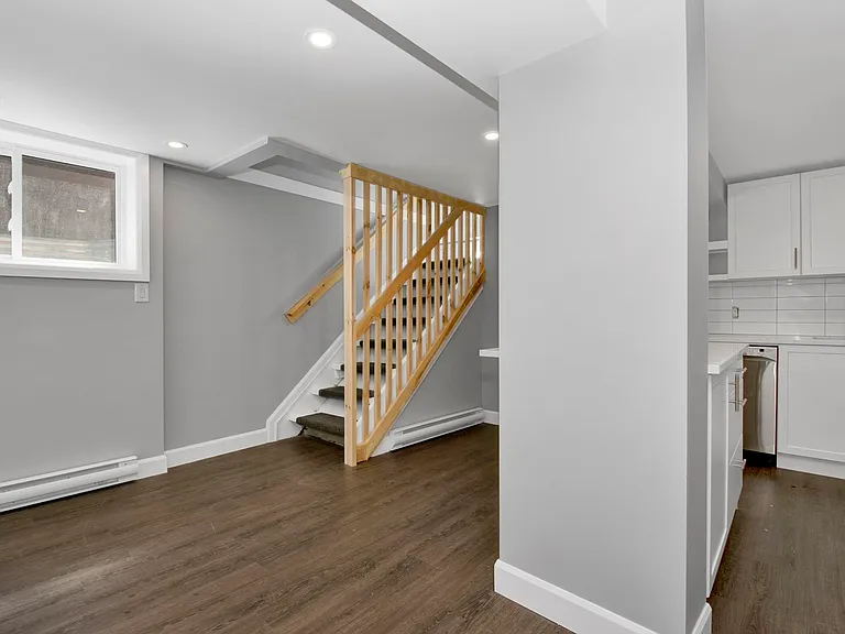 868 Maplewood Ave #2 — Photo 6