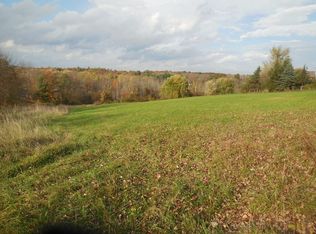 28 Hastings Rd, Southwick, MA 01077