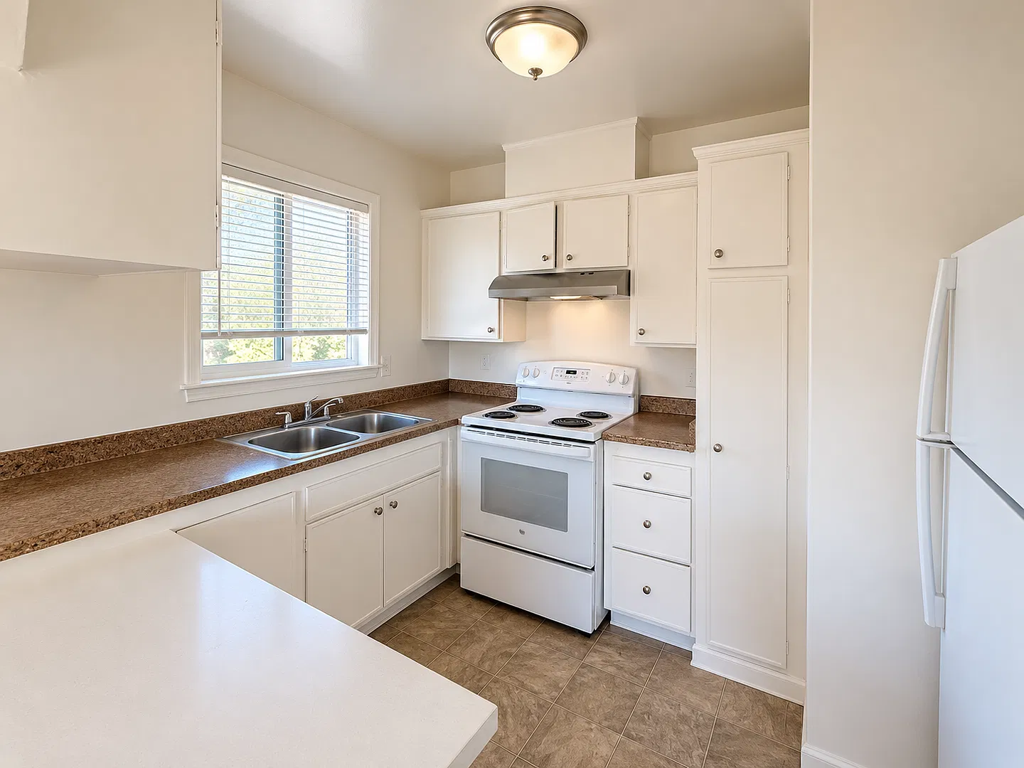 10192 Park Circle East — Photo 4